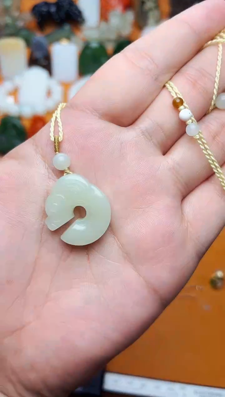 【闪购商品】和田玉颈饰未镶嵌玉猪龙