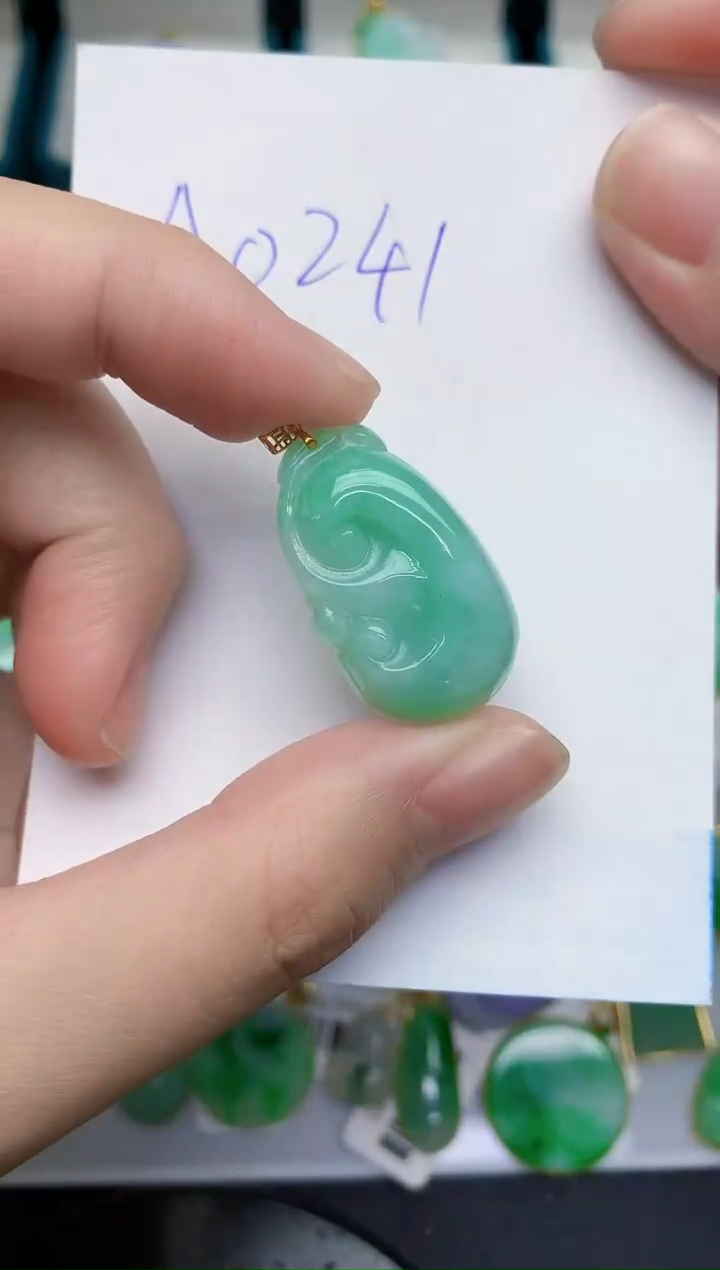 【闪购商品】翡翠颈饰18K金镶嵌000000000