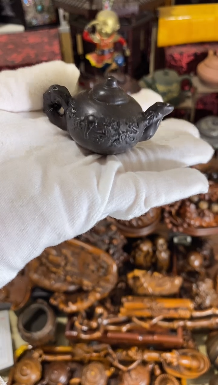 木中之王黑油手把件