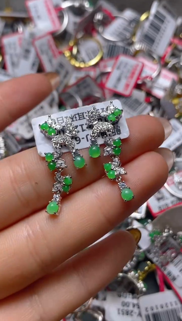 银S925镶嵌戒指翡翠百内无证书