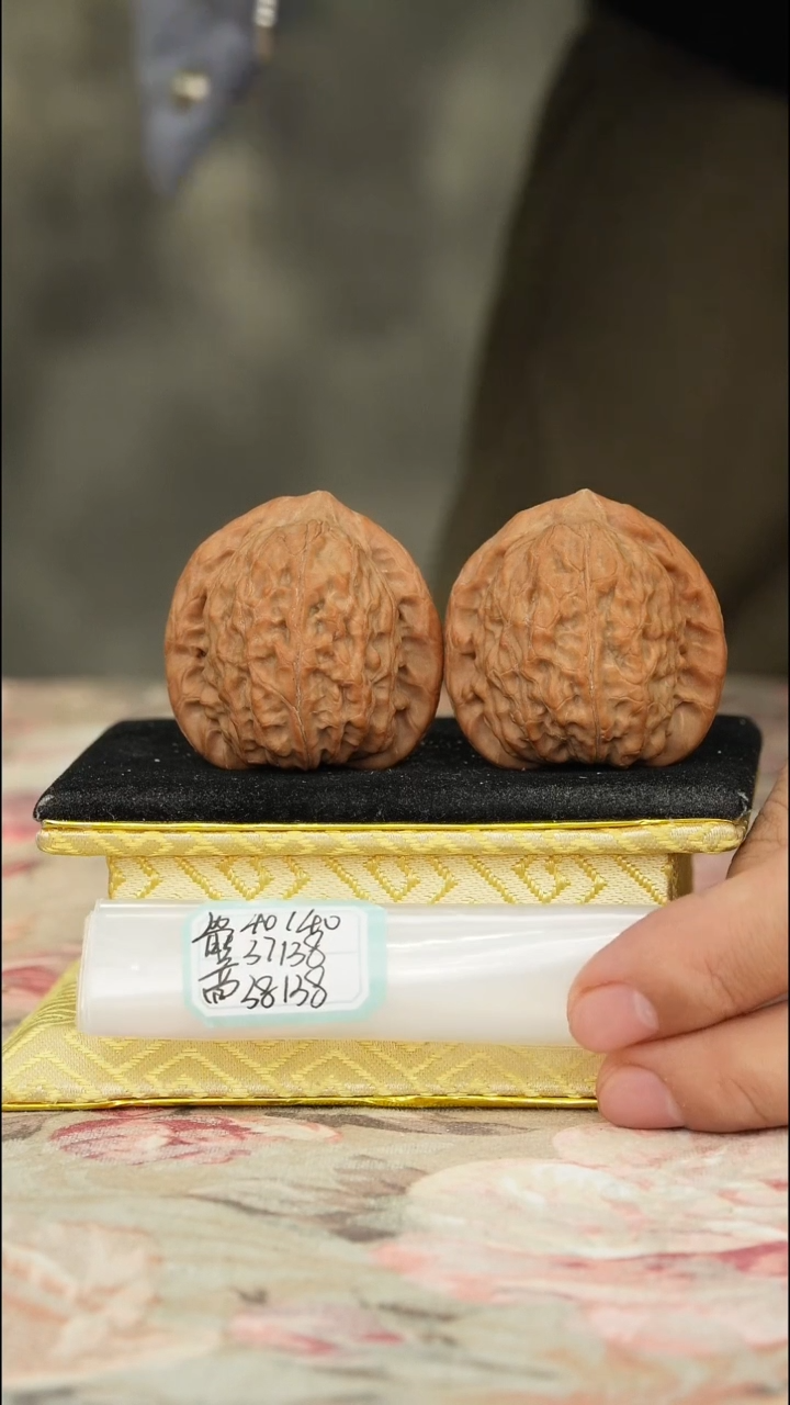 【闪购商品】文玩核桃把件非嫁接将军帽