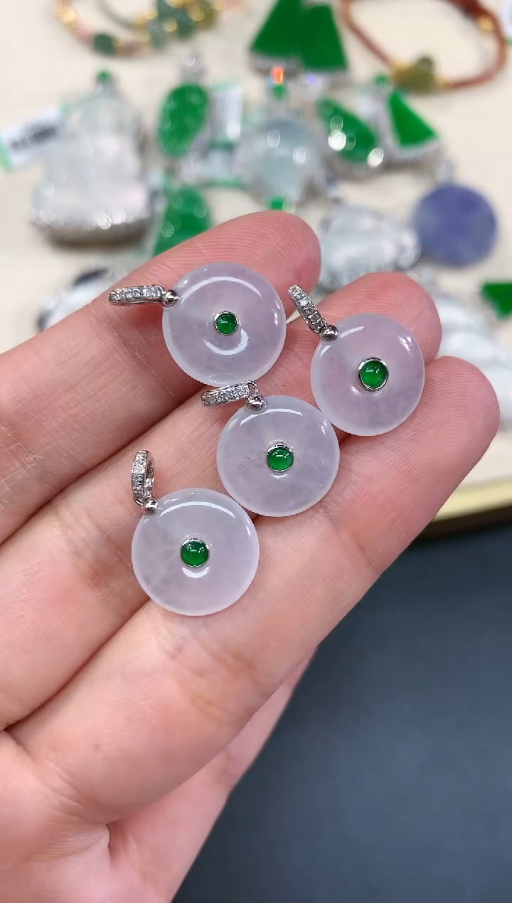 【闪购商品】翡翠吊坠(不含链)18K金镶嵌A66|980|多样性发货一件