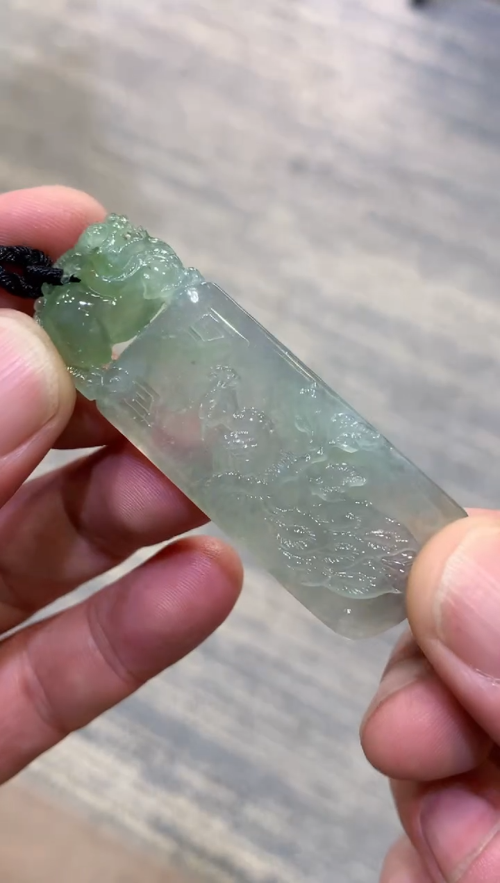 颈饰未镶嵌翡翠天然A货翡翠