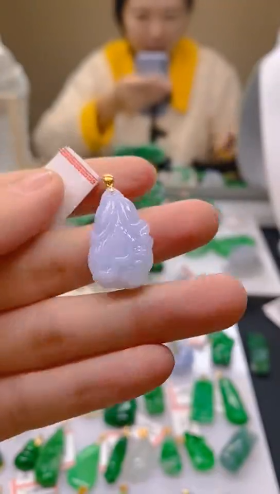 【闪购商品】翡翠颈饰18K金镶嵌天然翡翠A货，一物一证