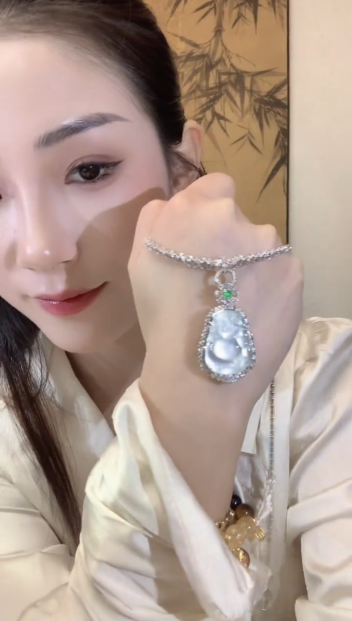 【闪购商品】翡翠吊坠(不含链)18K金镶嵌C010