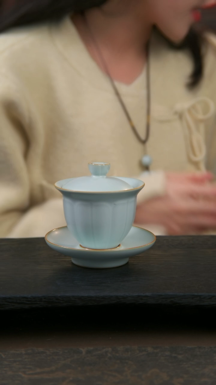 【闪购商品】杯咏荷盖碗1只+望月底托1只