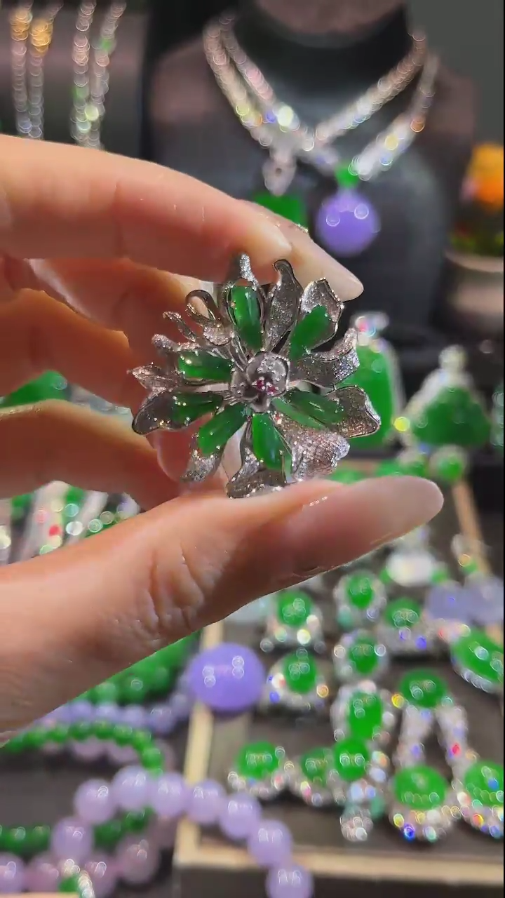 【闪购商品】翡翠胸针18K金镶嵌胸针