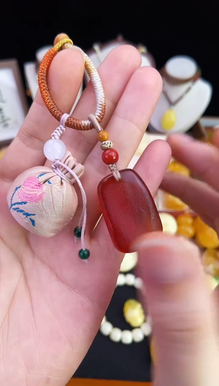 琥珀未镶嵌珠宝奇石柒月