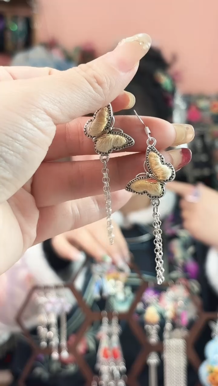 织绣彩云南阁老绣饰品  175