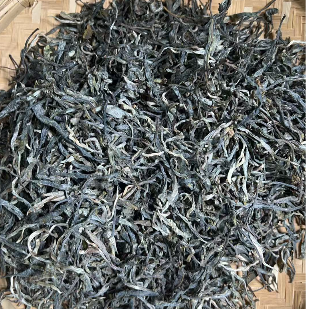 MK1669号 2025年{春}凤庆把边寨古树晒青茶散茶6-16日