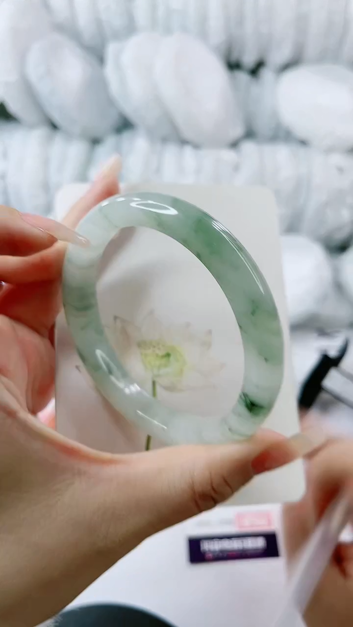 【闪购商品】石英质玉手镯未镶嵌多样性发货B196