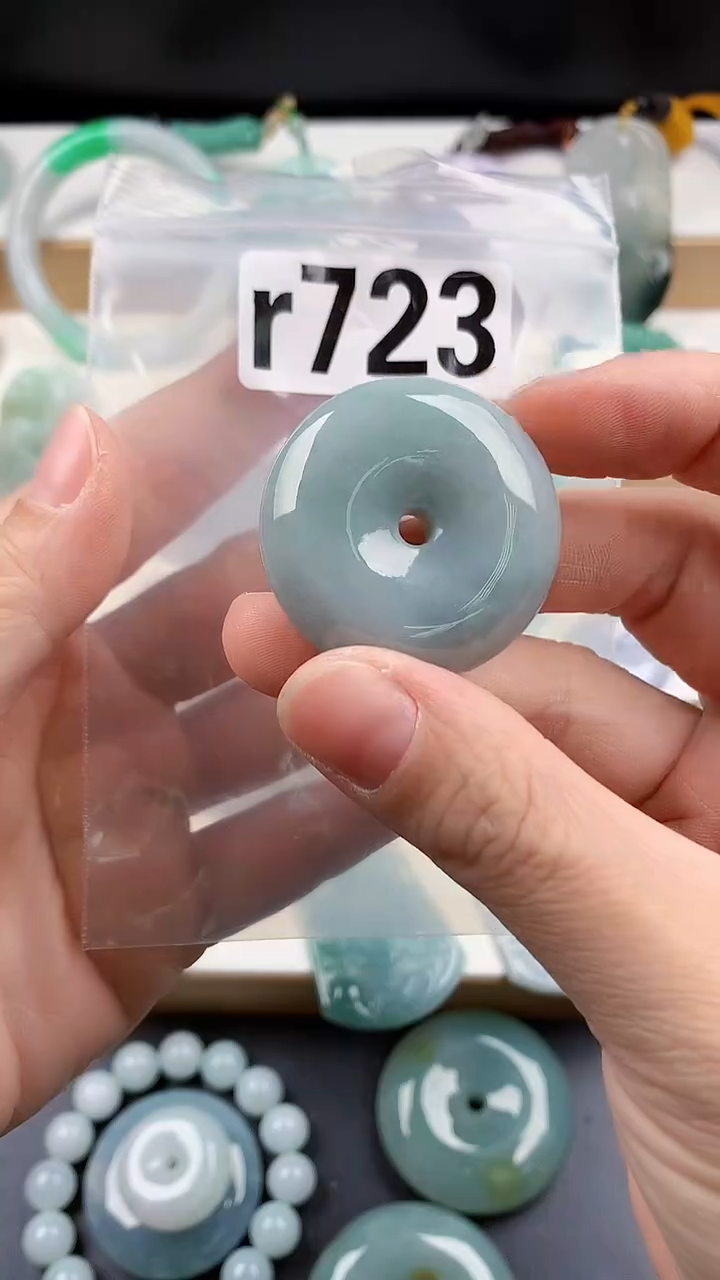 颈饰未镶嵌翡翠天然翡翠吊坠挂件