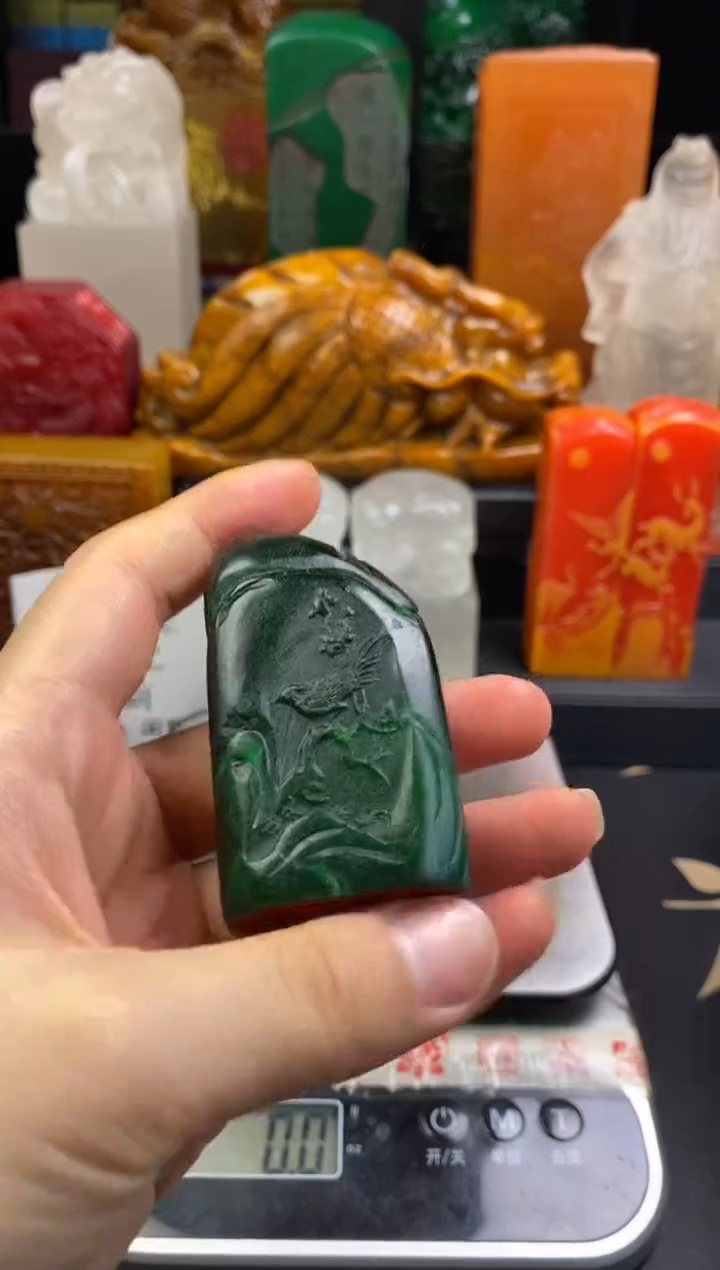 寿山石印石绝绿喜上眉梢薄意雕小随形 寿