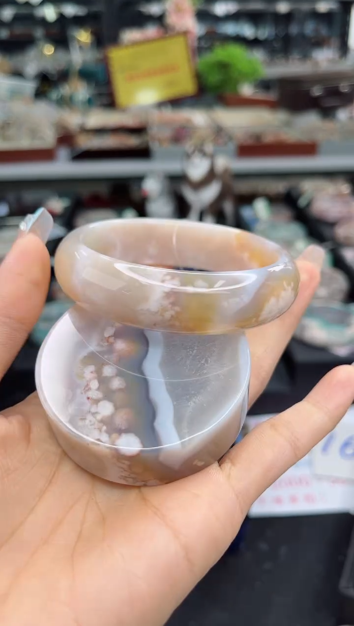 【闪购商品】石英质玉手镯未镶嵌61圈口（赠品镯心）1538250