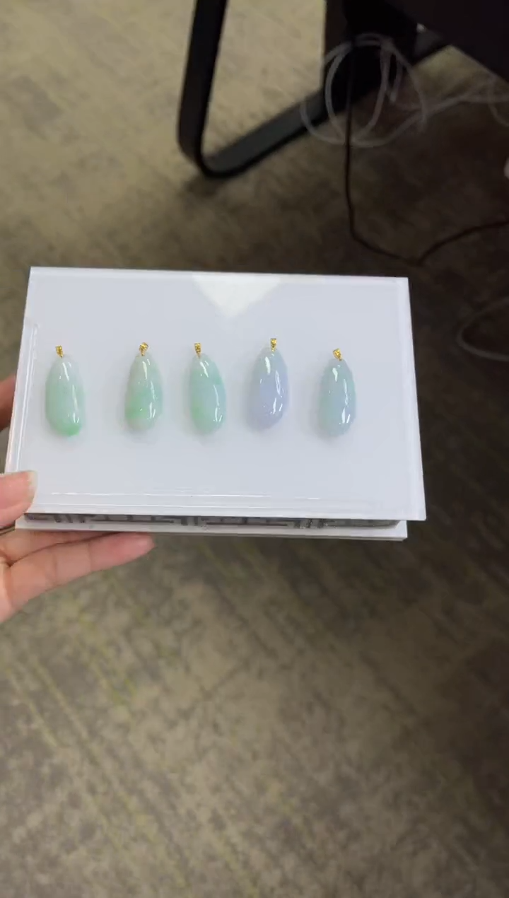 【闪购商品】翡翠颈饰18K金镶嵌V34多样性发一件/配绳子