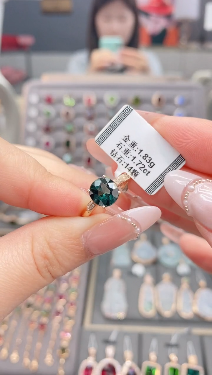 18K金镶嵌戒指碧玺1.72   