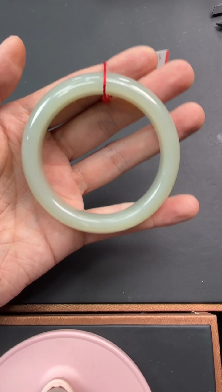 【闪购商品】和田玉手镯未镶嵌且末微色差近矿60