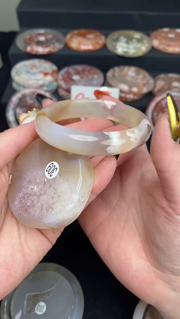 【闪购商品】石英质玉手镯（圆镯）未镶嵌58