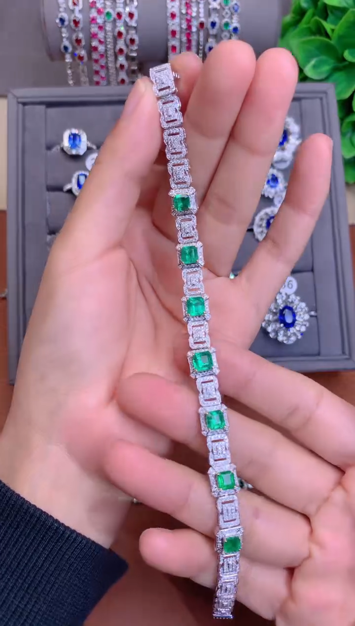 【闪购商品】祖母绿手链18K金镶嵌4.11CT