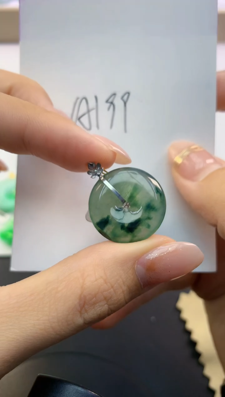 颈饰18K金镶嵌翡翠天然A货缅甸翡翠百元以上9元证书费自理