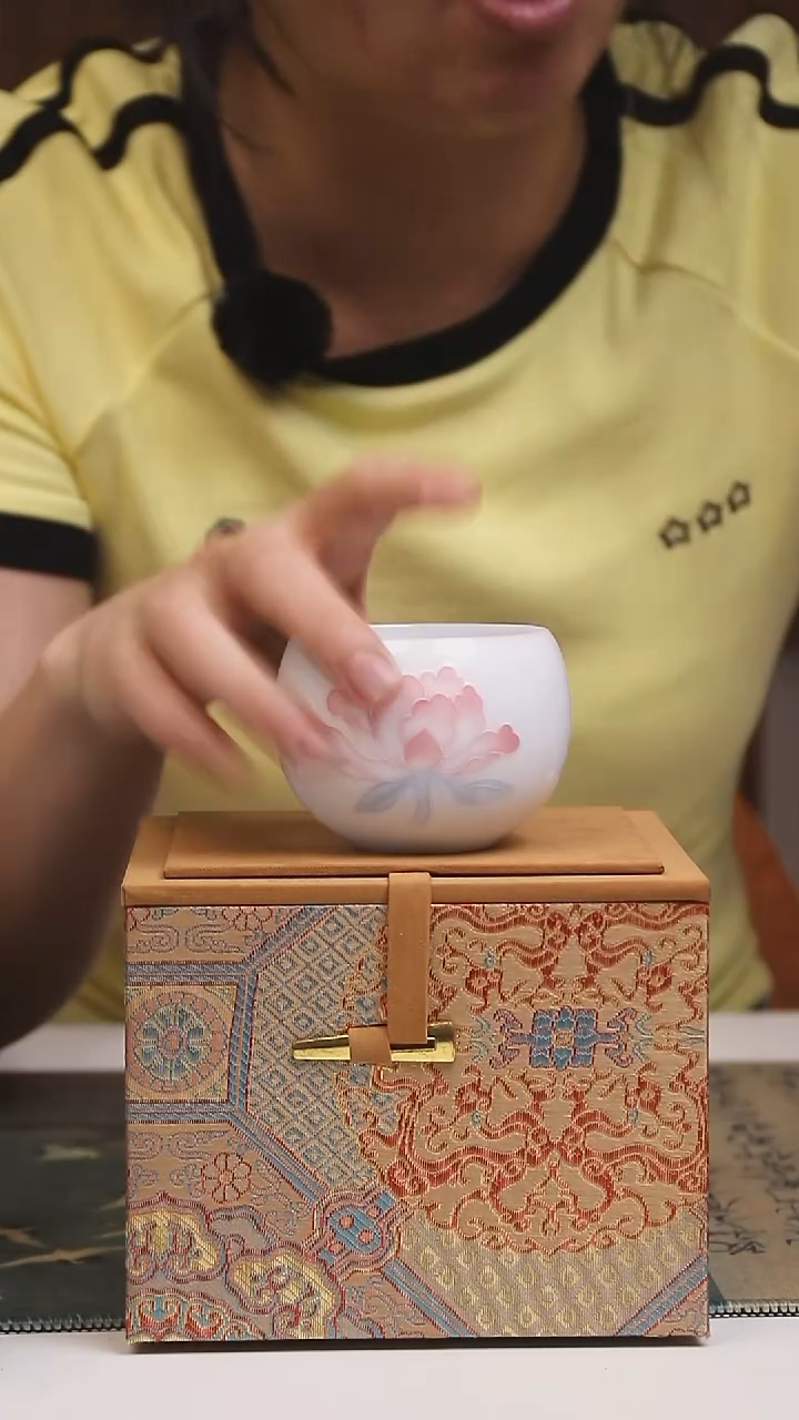 景德镇高温瓷粉牡丹
