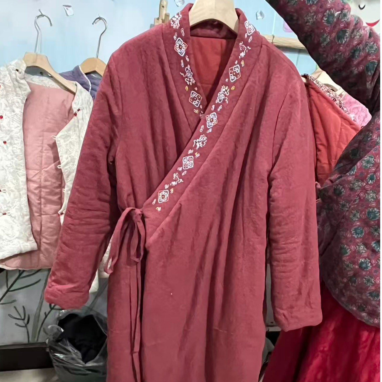 汉服中式绣花加长加厚棉服新疆棉花衣