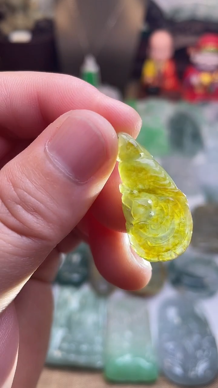 颈饰18K金镶嵌翡翠凤凰