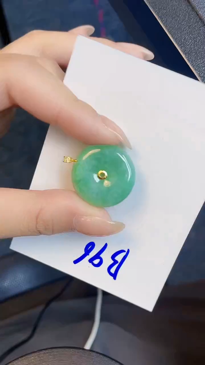 【闪购商品】翡翠颈饰18K金镶嵌00000000