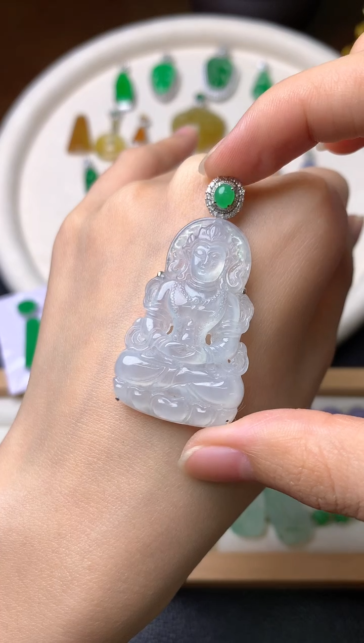 【闪购商品】翡翠吊坠(赠链)18K金镶嵌吊坠