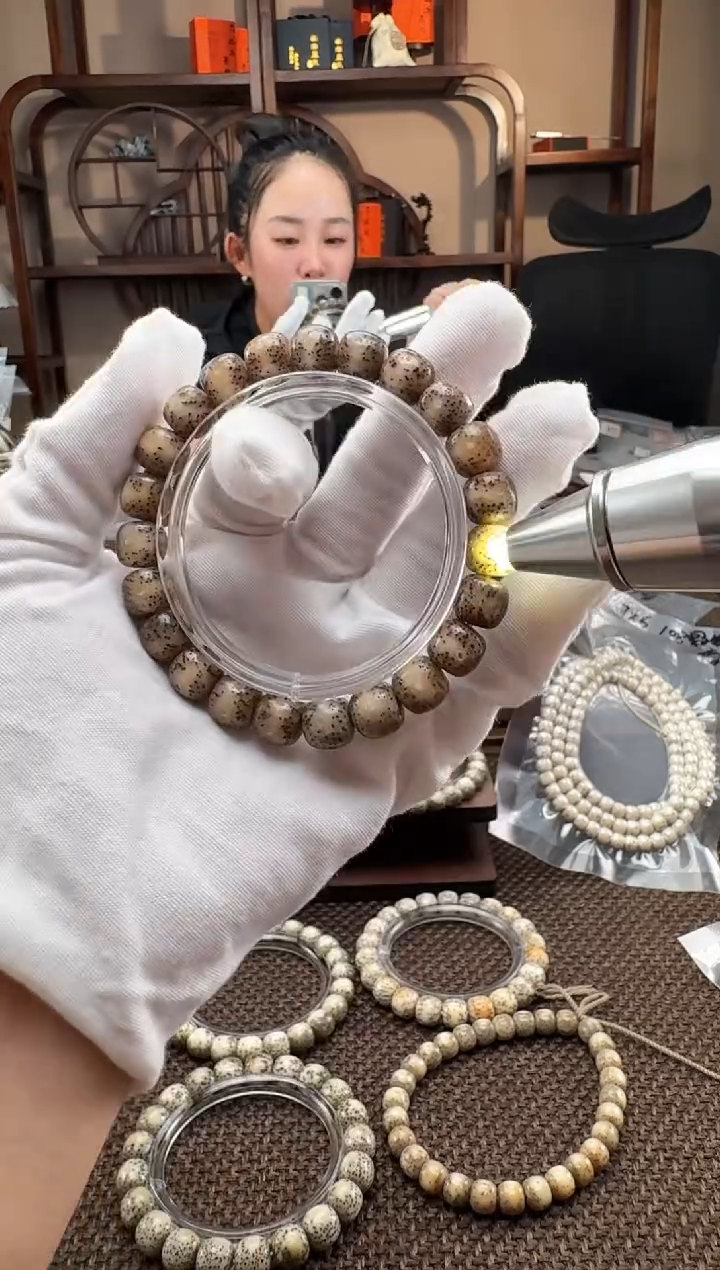 手串星月菩提果冻黑冰（10*9）3007