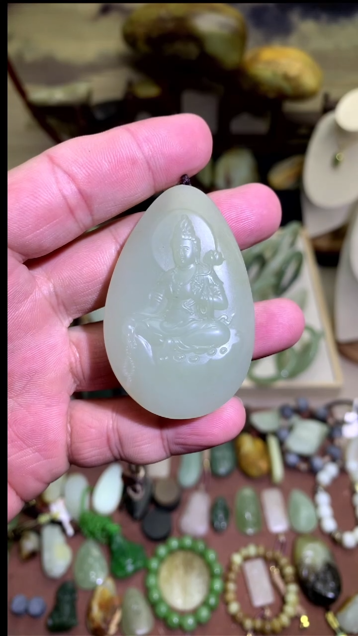 【闪购商品】和田玉颈饰未镶嵌且末观音