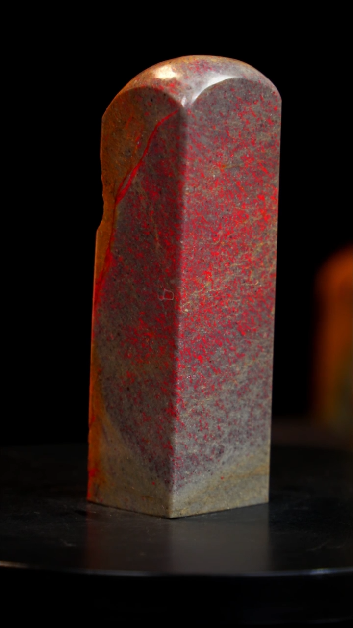 昌化石梅花鸡血石