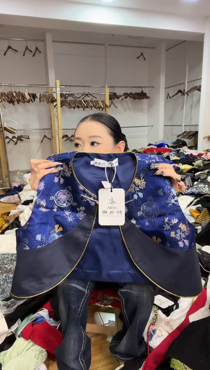 L码        105-115斤  马甲