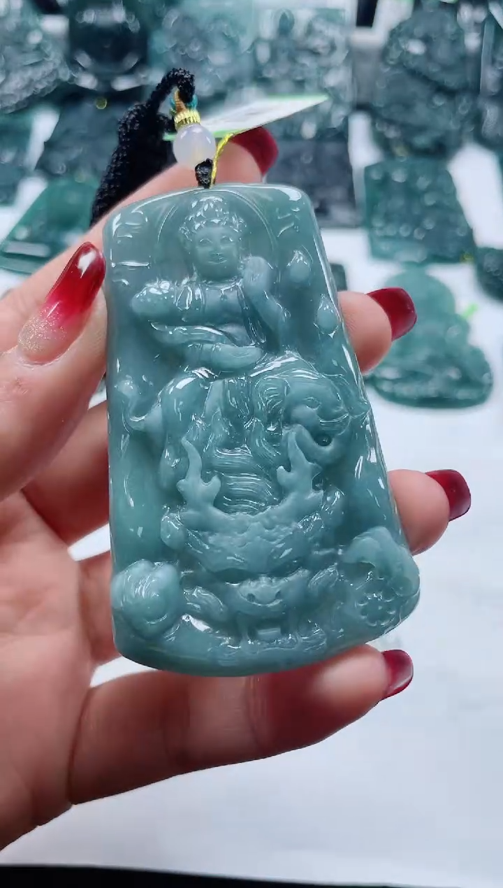 【闪购商品】翡翠颈饰未镶嵌               
