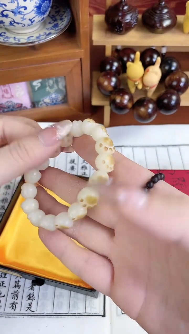 非洲檀香无事牌菩提木质串珠手串/多发性其一/不带盒子