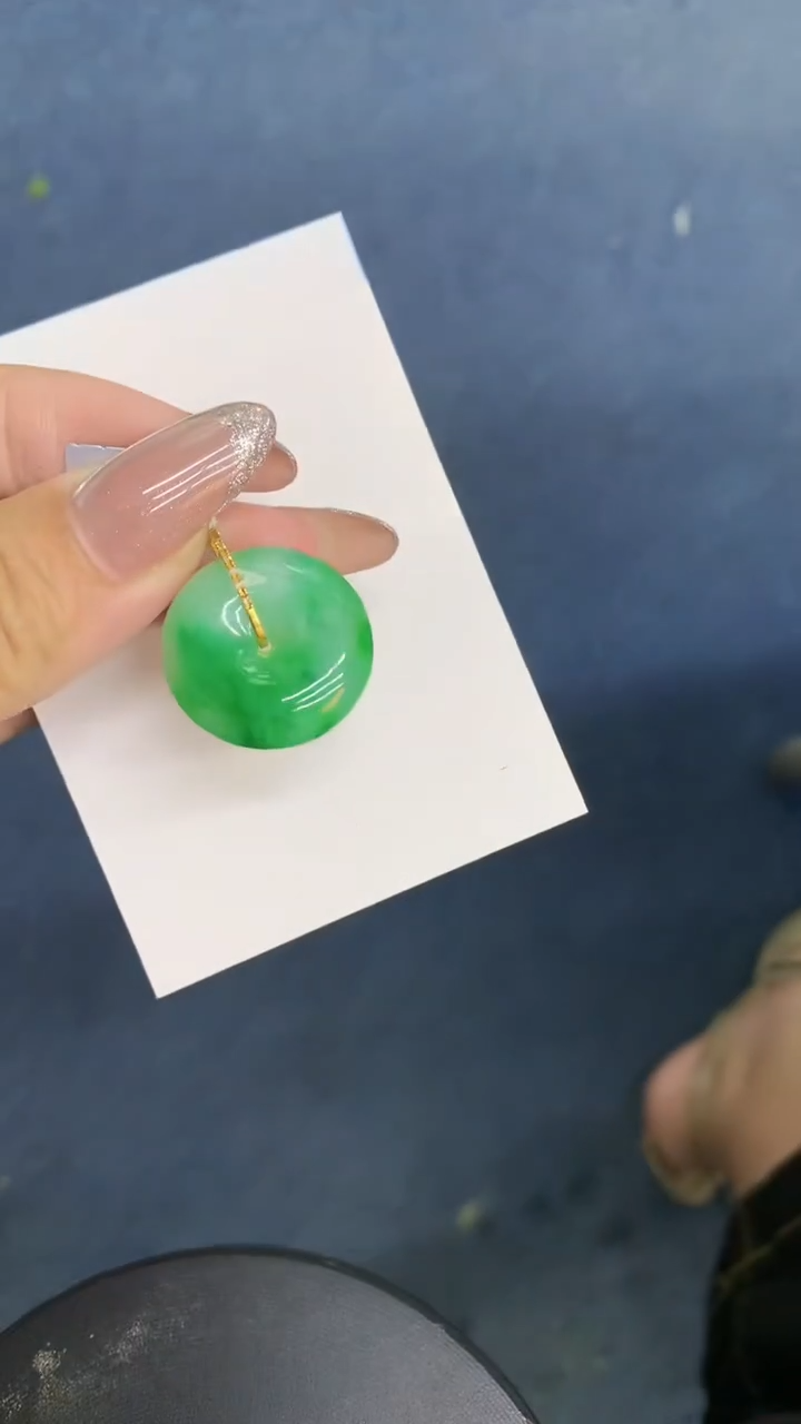 颈饰18K金镶嵌翡翠1