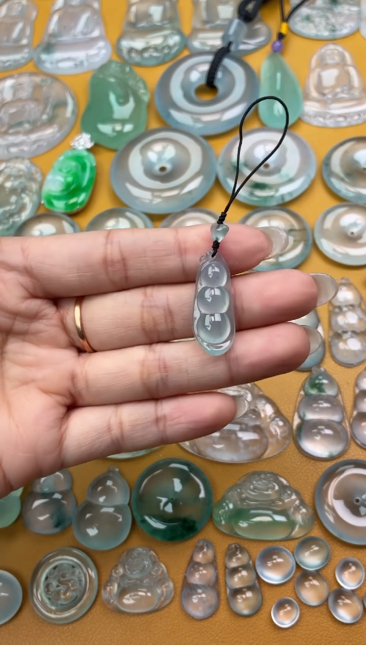 吊坠(不含链)未镶嵌翡翠75 豆子 27.4 11.4 5.9