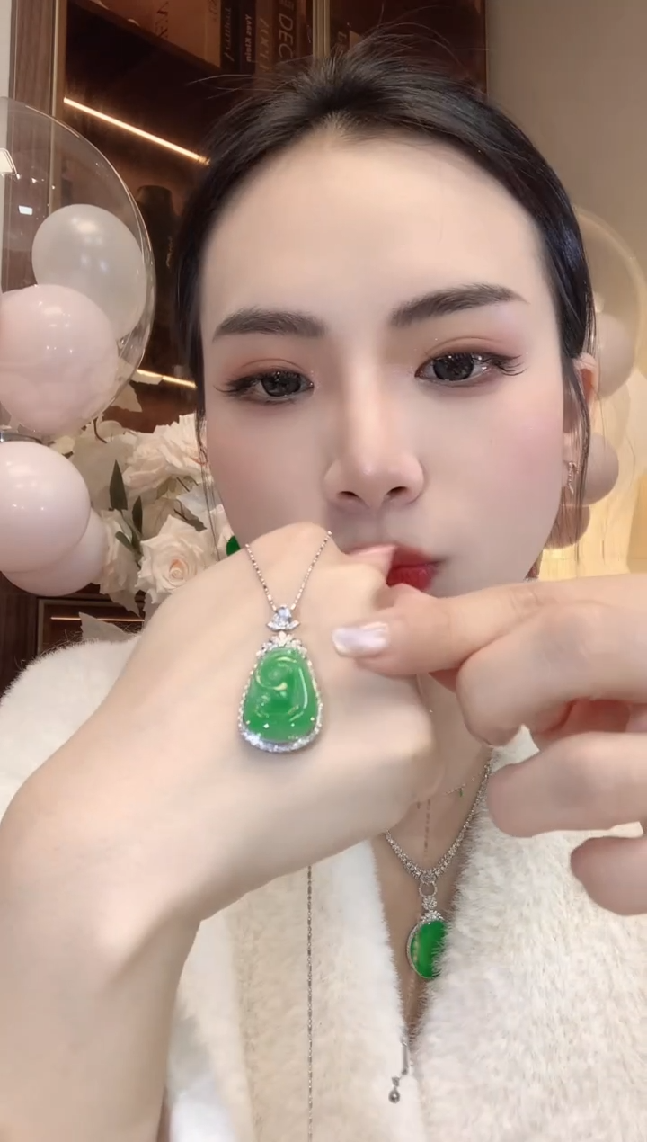 【闪购商品】翡翠吊坠(不含链)18K金镶嵌A16