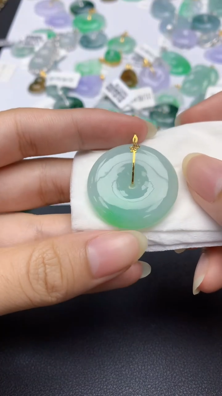 颈饰18K金镶嵌翡翠天然缅甸a货翡翠百元以上9元证书费自理