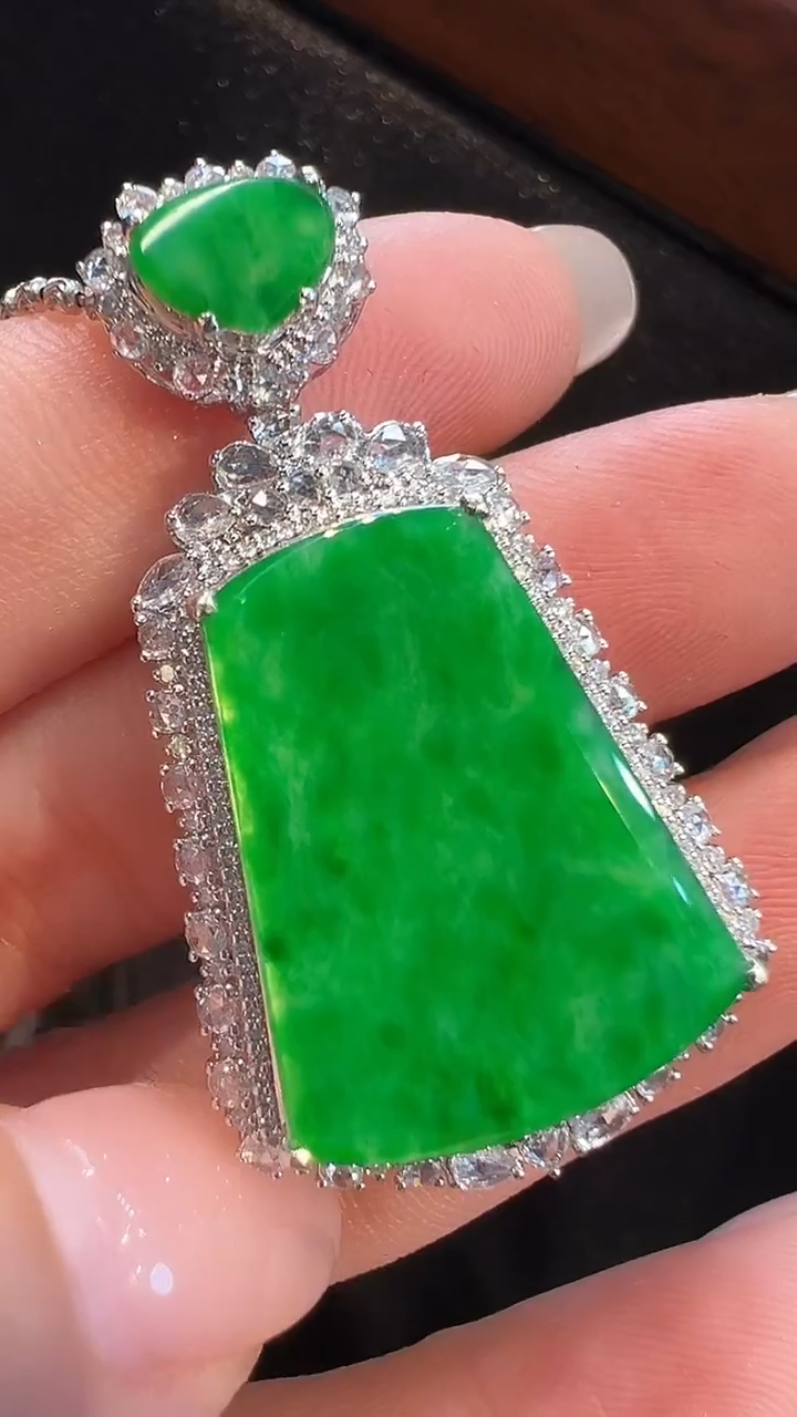 吊坠(不含链)18K金镶嵌翡翠AL6