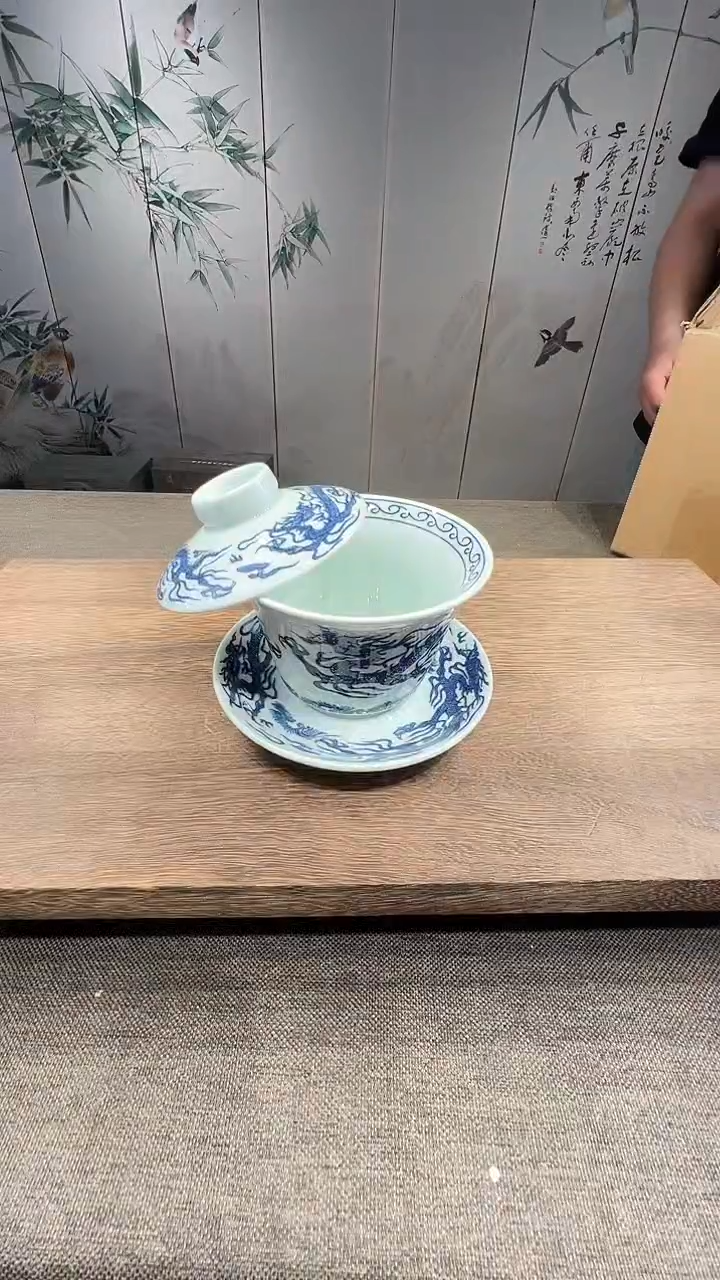 @微光茶器龙纹马蹄悬停三才盖碗F215