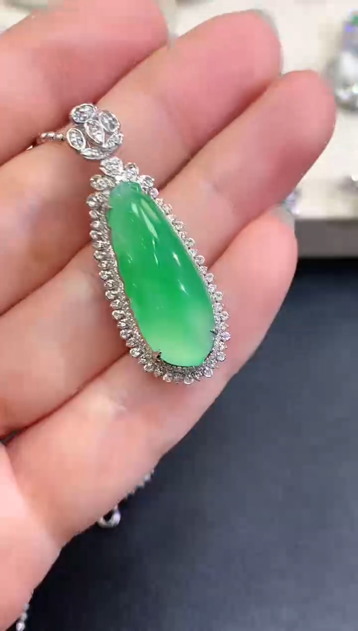 【闪购商品】翡翠吊坠(不含链)18K金镶嵌b142    