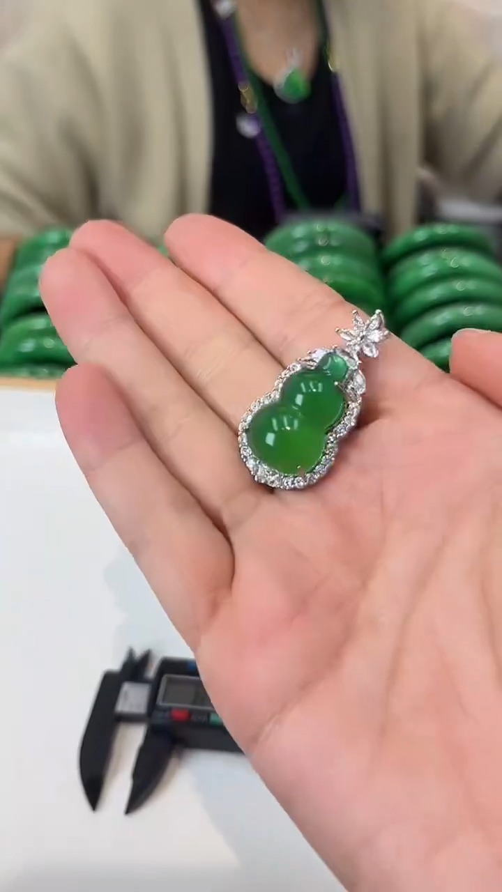 【闪购商品】翡翠颈饰未镶嵌闪3 吊坠