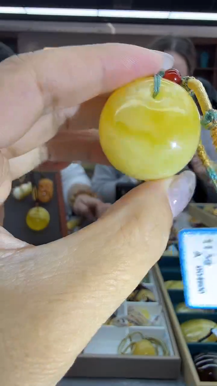 琥珀颈饰未镶嵌225秒拍号 假一罚三 