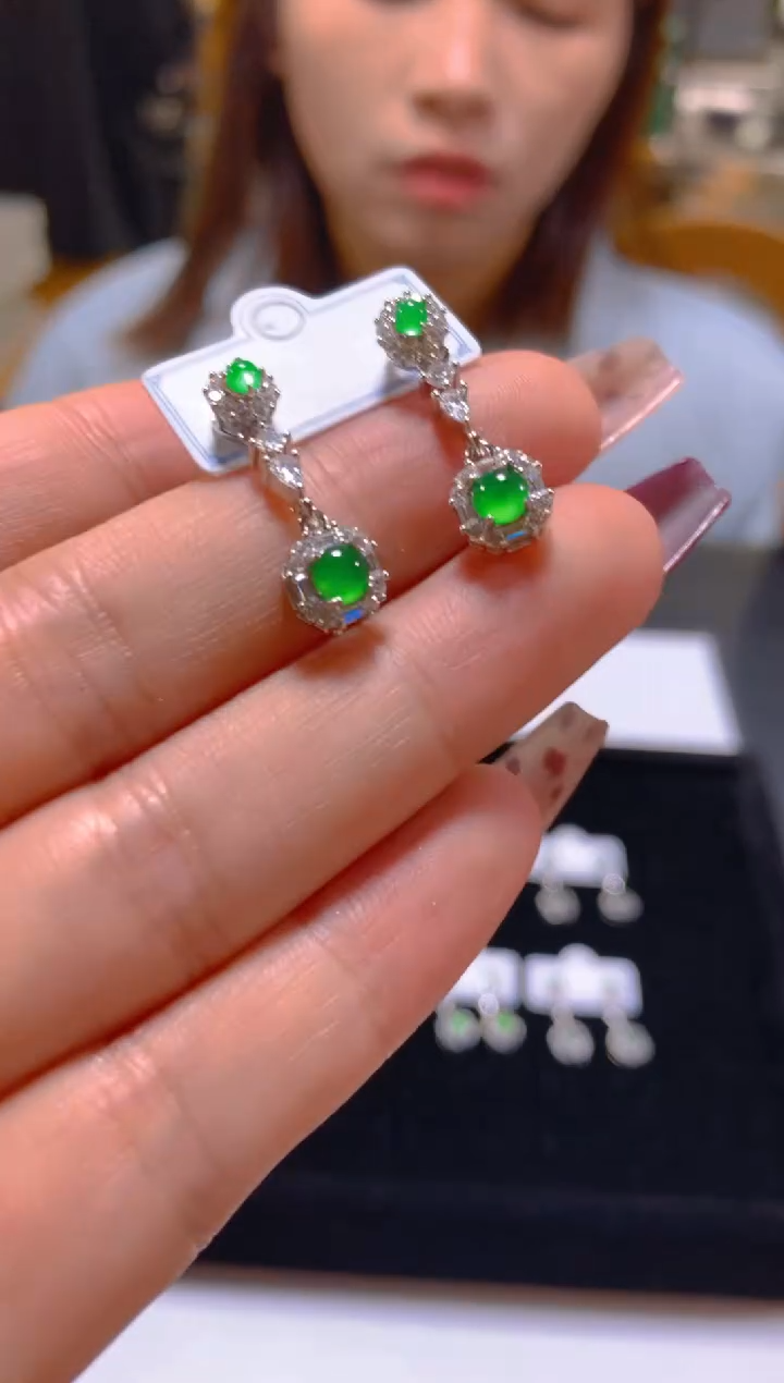 未镶嵌翡翠耳饰多样性发一