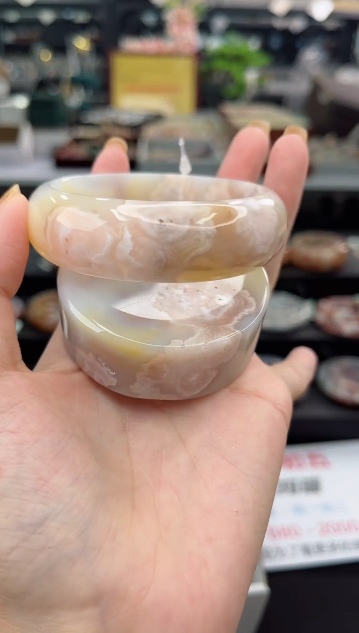 【闪购商品】石英质玉手镯未镶嵌59圈口（赠品镯心）3456223