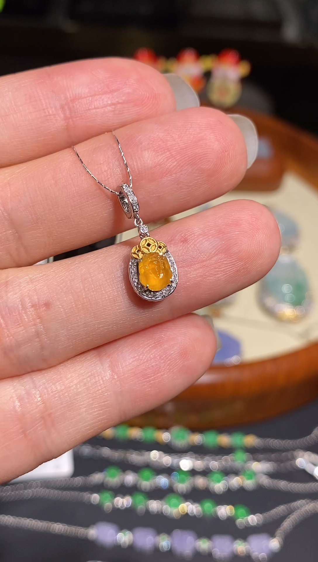 【闪购商品】翡翠颈饰18K金镶嵌万能扣吊坠