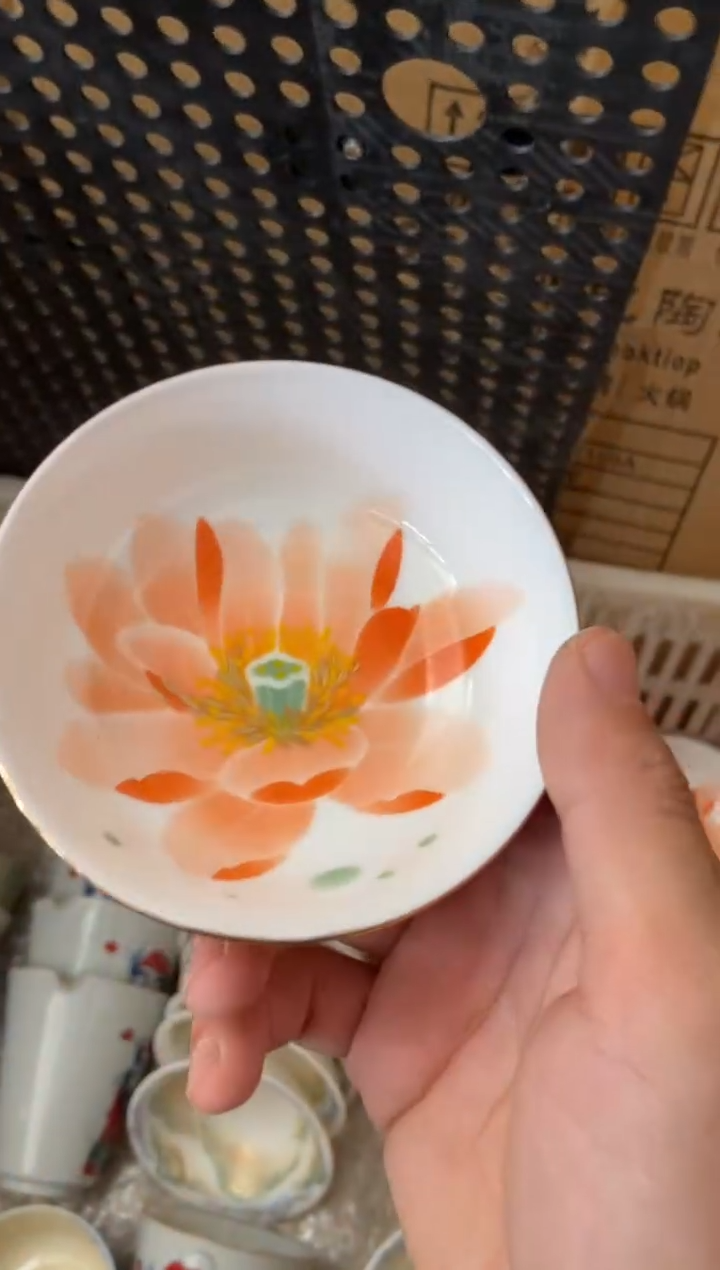 杯无运费险有瑕疵的摄影的产品有使用过的痕迹有点脏介意勿拍