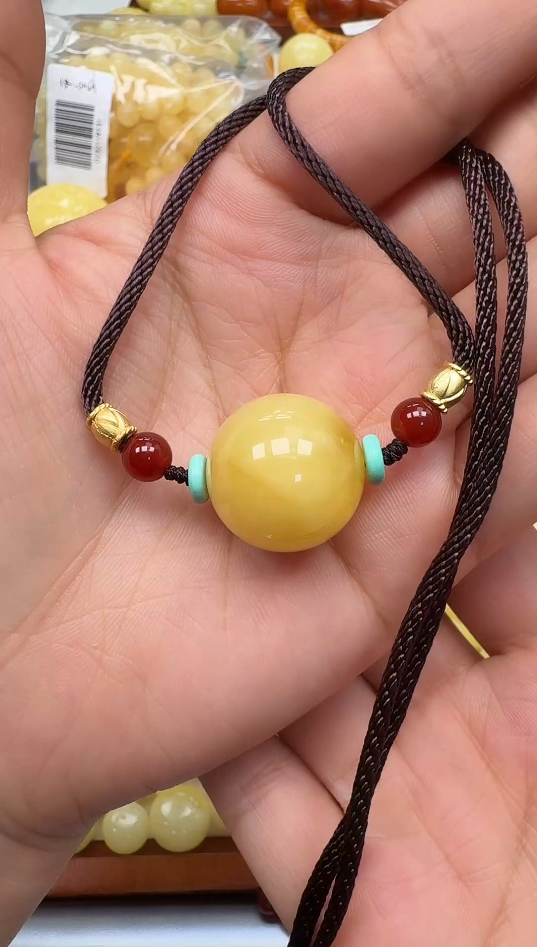 裸石琥珀未镶嵌如图