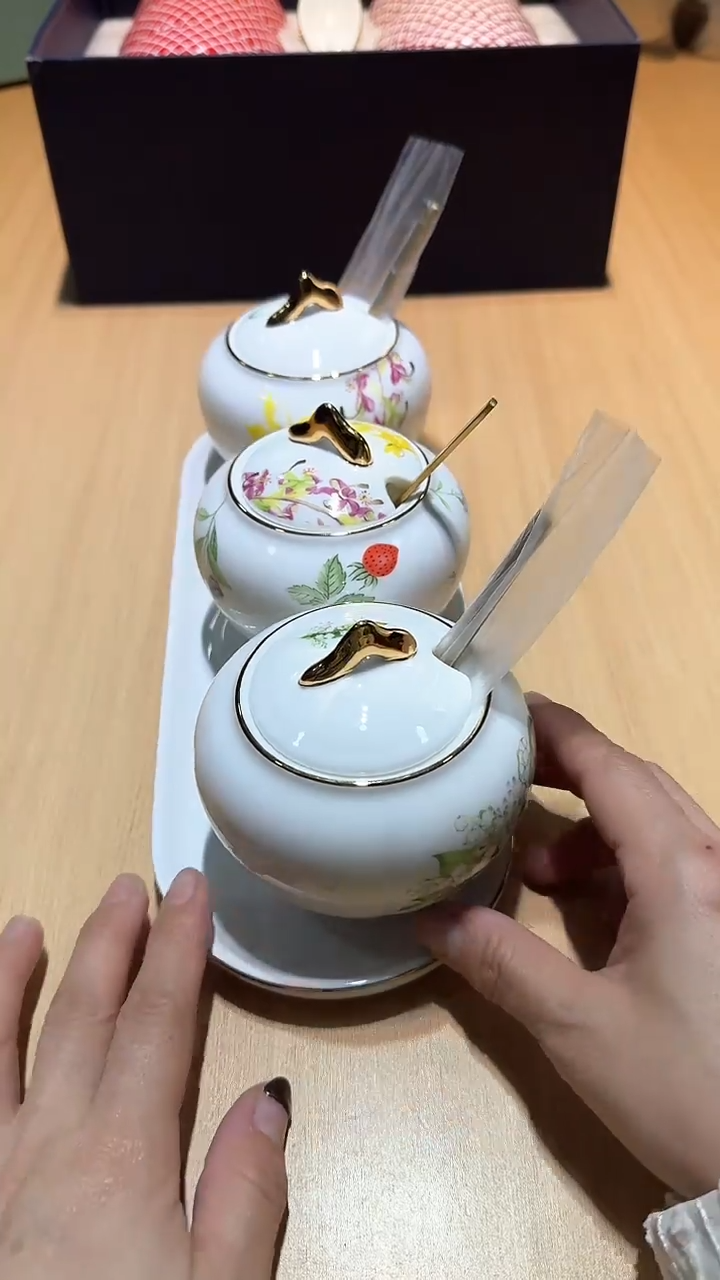 【闪购商品】瓷片锅碗瓢盆一件不剩